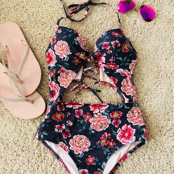 Shade & Shore Twist Front Light Lift One Piece - Picture 6 of 8